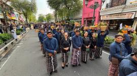 Pemerintah Kalurahan Pengkol Turut Meriahkan Kirab Mangayubagya 80 Tahun Sri Sultan Hamengkubuwana X